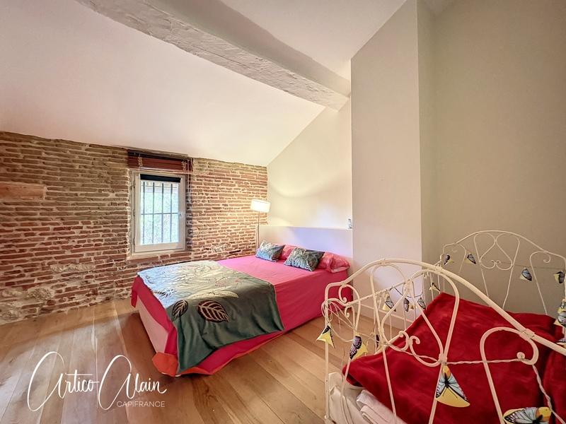 Maison traditionnelle - 500 m² - 12 pièces