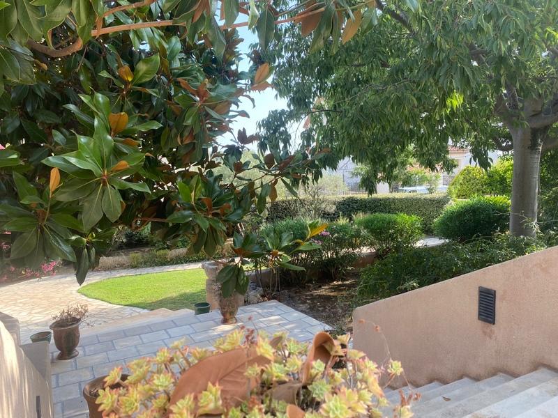 Propriété - 300 m² - 8 pièces