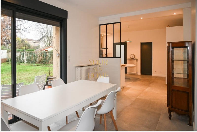 Maison - 161 m² - 7 pièces