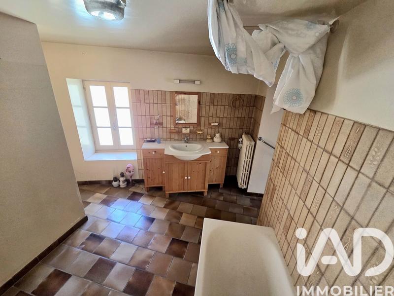 Maison - 152 m² - 8 pièces