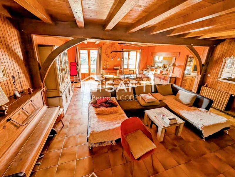Maison - 255 m² - 9 pièces