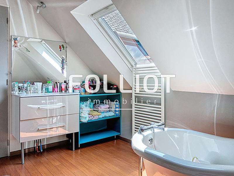 Maison - 189 m² - 6 pièces