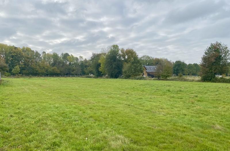Terrain de lotissements - 617 m²