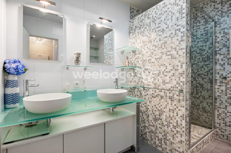 Appartement - 141 m² - 7 pièces