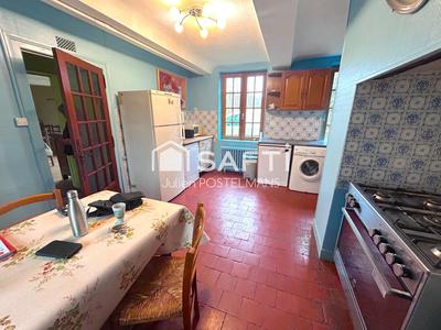 Maison - 201 m² - 8 pièces