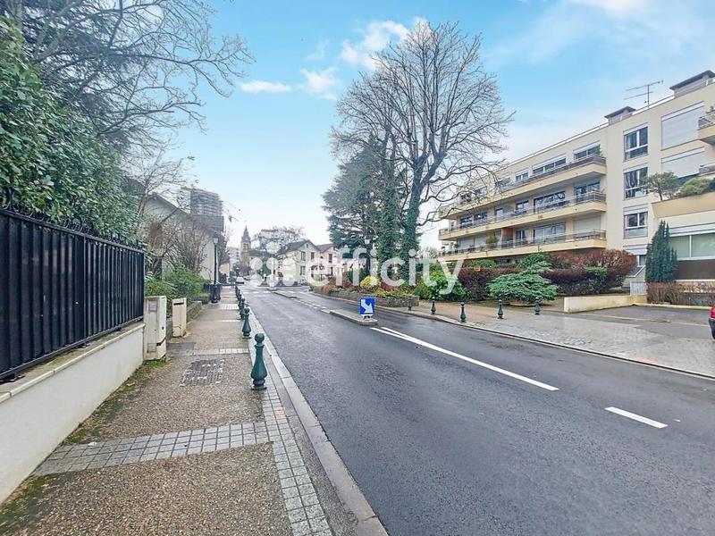 Bureau - 94 m² - 5 pièces