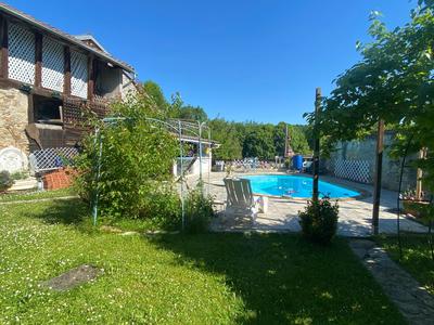 Maison - 270 m² - 7 pièces