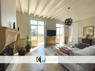 Maison - 245 m² - 7 pièces