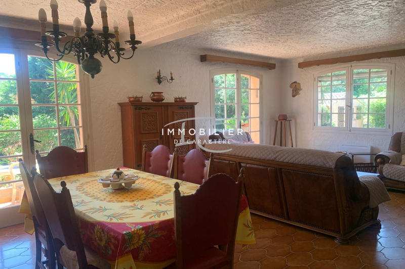 Maison - 269 m² - 12 pièces