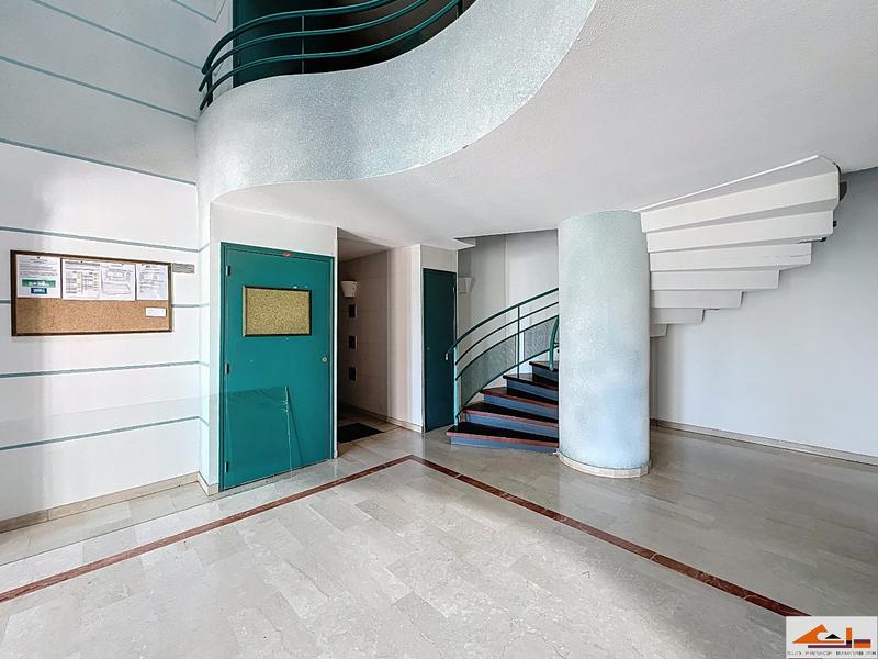 Appartement - 90 m² - 4 pièces