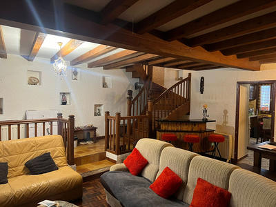 Maison - 143 m² - 5 pièces