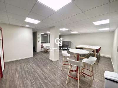 Local commercial - 255 m² - 6 pièces