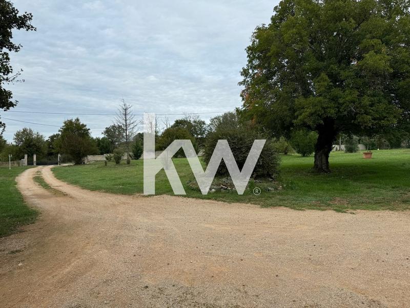 Maison - 252 m² - 10 pièces