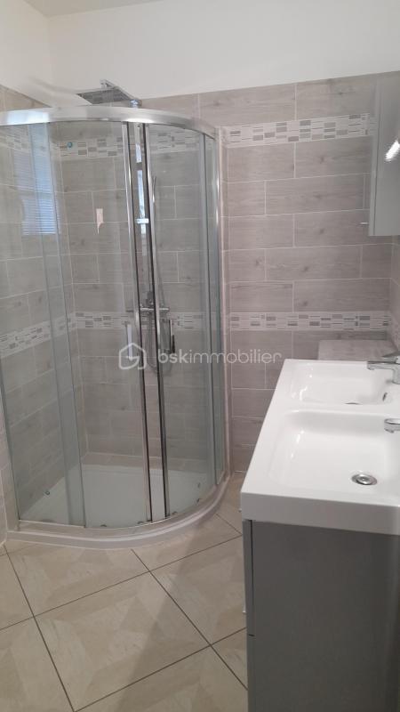 Maison traditionnelle - 225 m² - 8 pièces