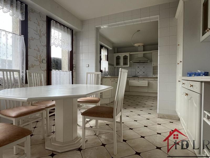 Pavillon - 230 m² - 7 pièces