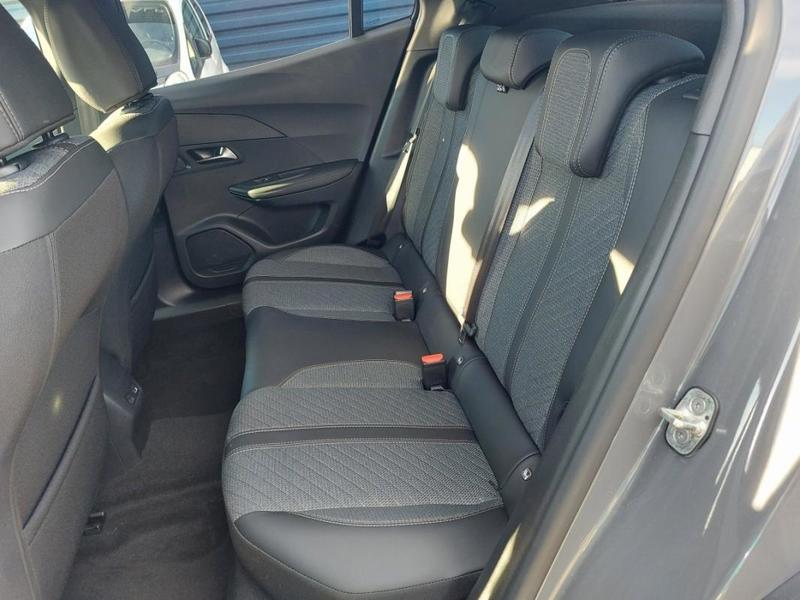 Peugeot 2008 II 100 ch Allure / Pack Navigation Access vision 3 695 km