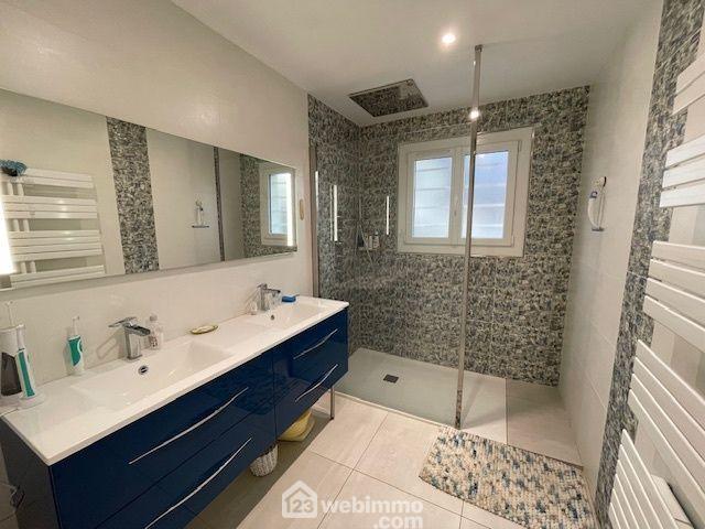 Maison - 187 m² - 5 pièces