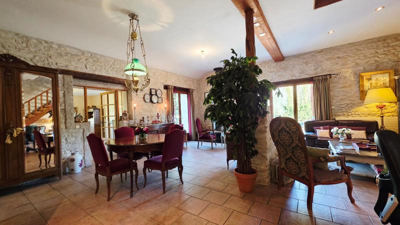 Maison - 165 m² - 6 pièces