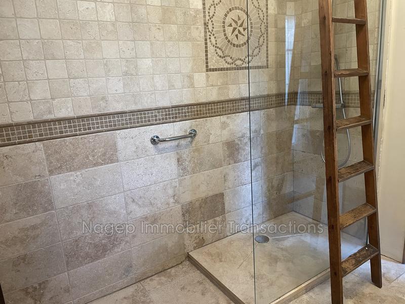 Maison - 206 m² - 9 pièces