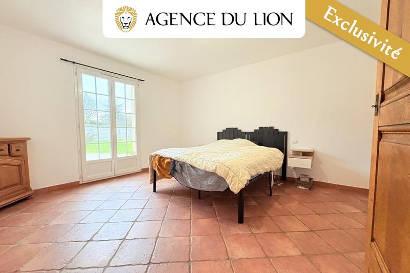 Maison traditionnelle - 220 m² - 8 pièces