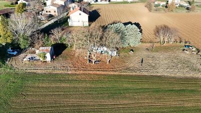 Terrain constructible - 2 105 m²