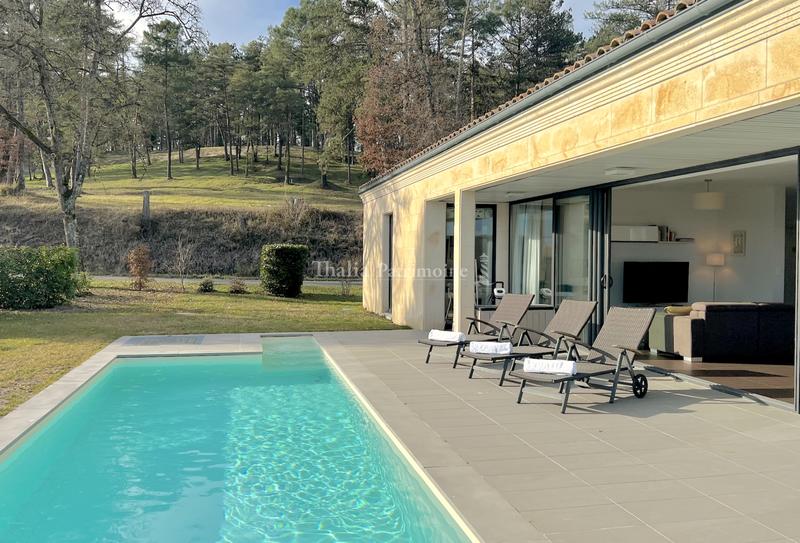 Maison - 180 m² - 4 pièces