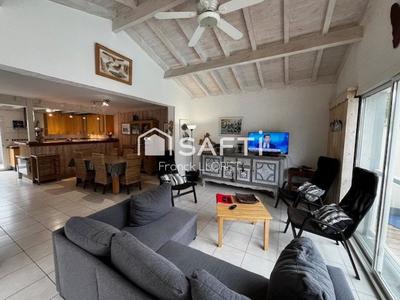 Maison - 111 m² - 9 pièces