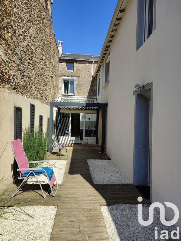 Maison - 206 m² - 5 pièces