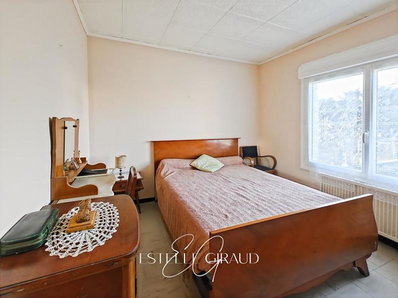 Maison - 92 m² - 5 pièces