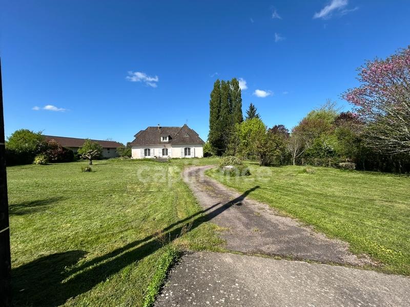 Maison - 252 m² - 7 pièces