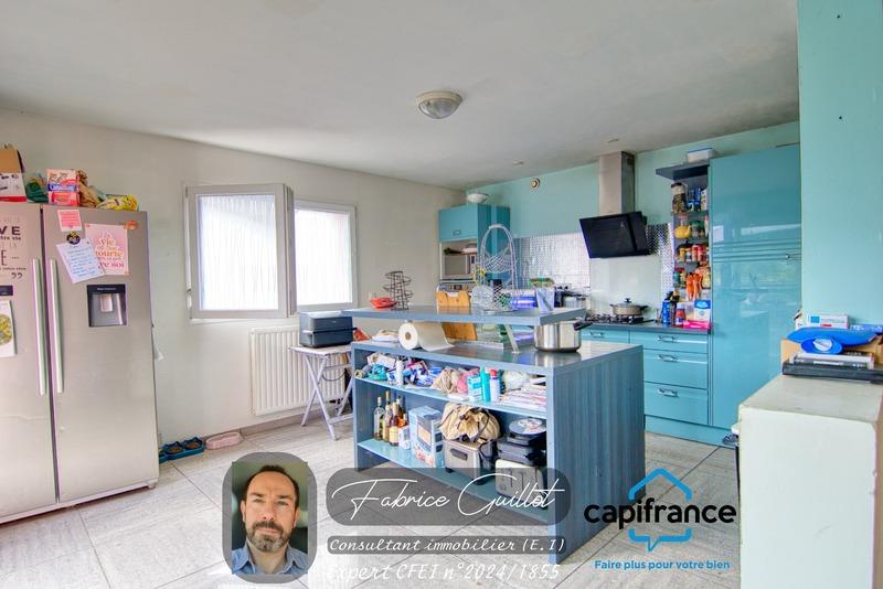 Maison - 241 m² - 7 pièces