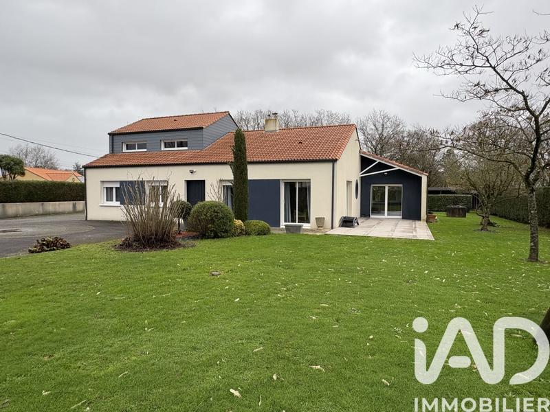 Maison - 196 m² - 6 pièces