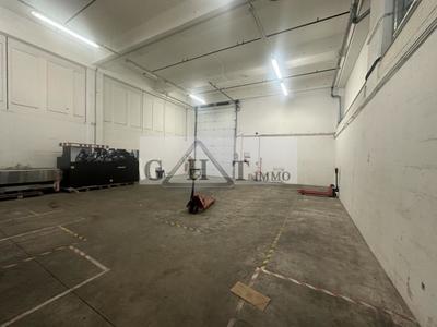 Entrepôt - 1 080 m²