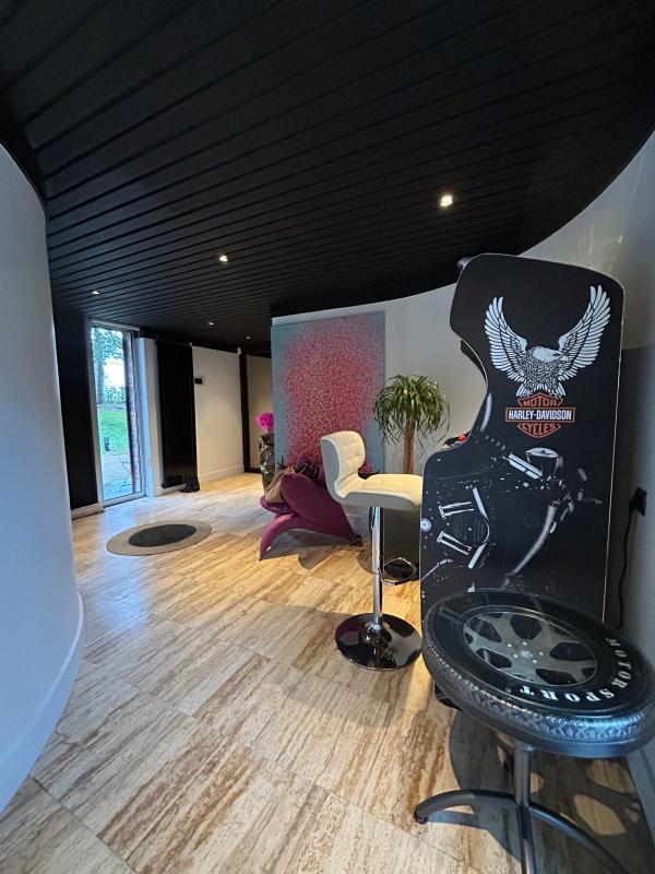 Maison d'architecte - 313 m² - 6 pièces