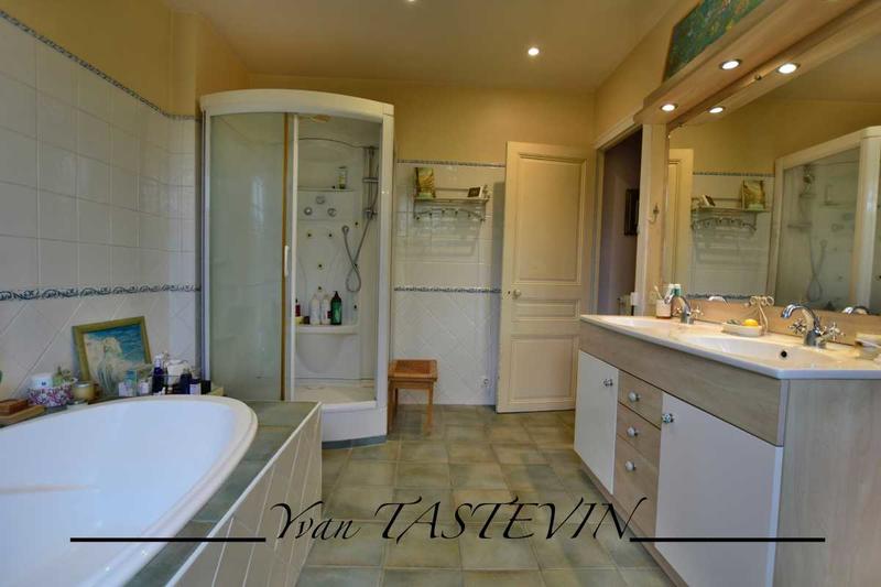 Maison ancienne - 225 m² - 8 pièces