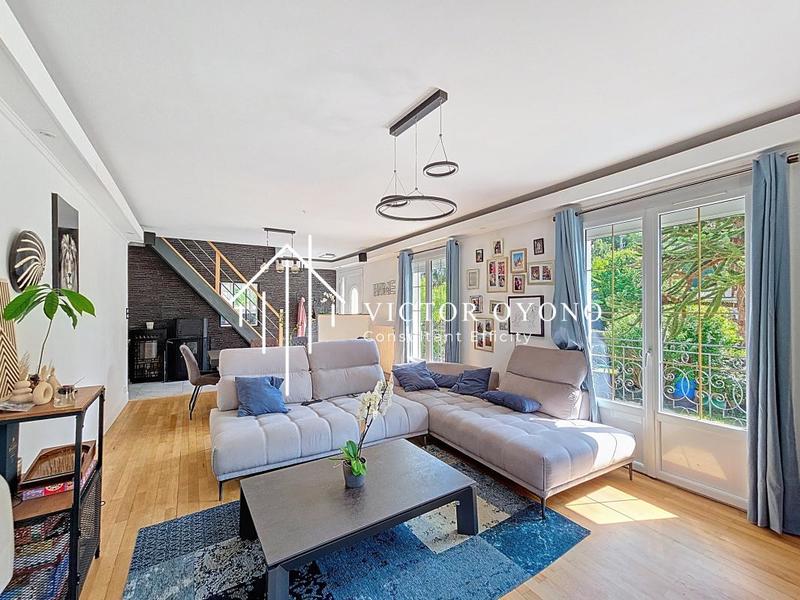 Maison - 250 m² - 9 pièces