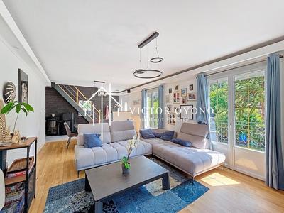 Maison - 250 m² - 9 pièces