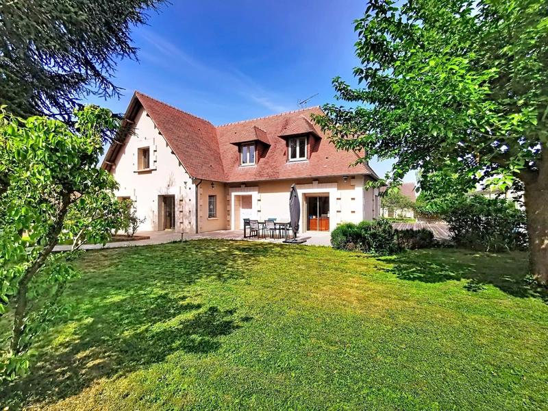 Villa - 203 m² - 7 pièces