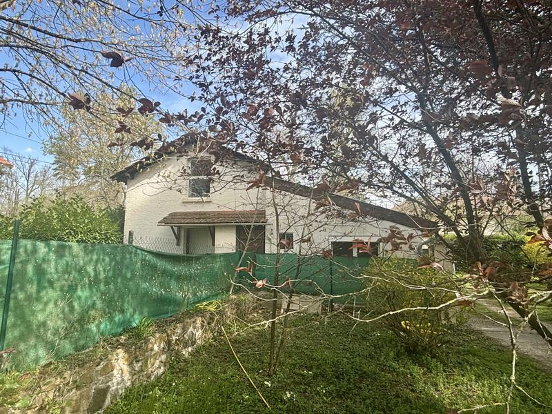 Maison ancienne - 350 m² - 8 pièces