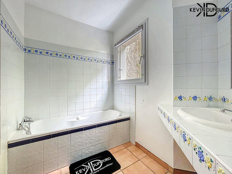 Maison - 180 m² - 7 pièces