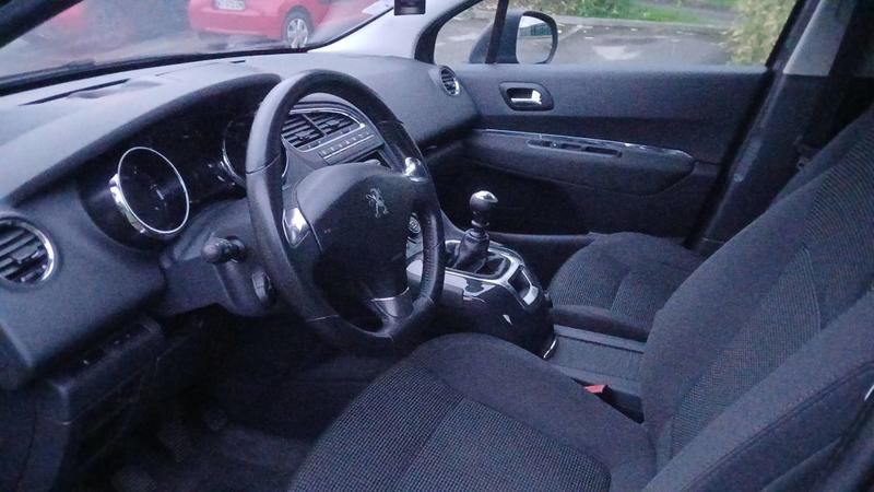 Peugeot 5008 1.6 e-HDi 120 Allure - 7 places Toit ouvrant