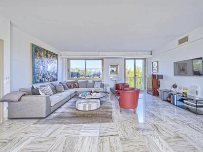 Appartement - 138 m² - 4 pièces