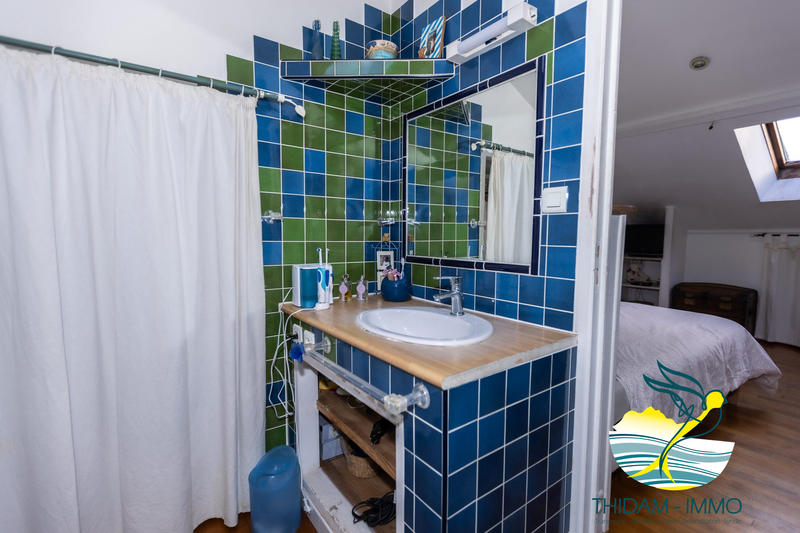 Maison traditionnelle - 232 m² - 10 pièces