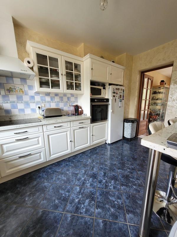 Maison - 250 m² - 8 pièces