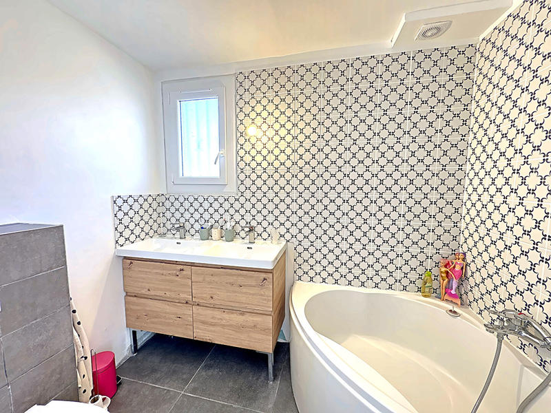 Maison - 102 m² - 5 pièces