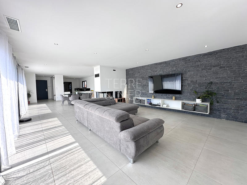 Maison - 170 m² - 5 pièces