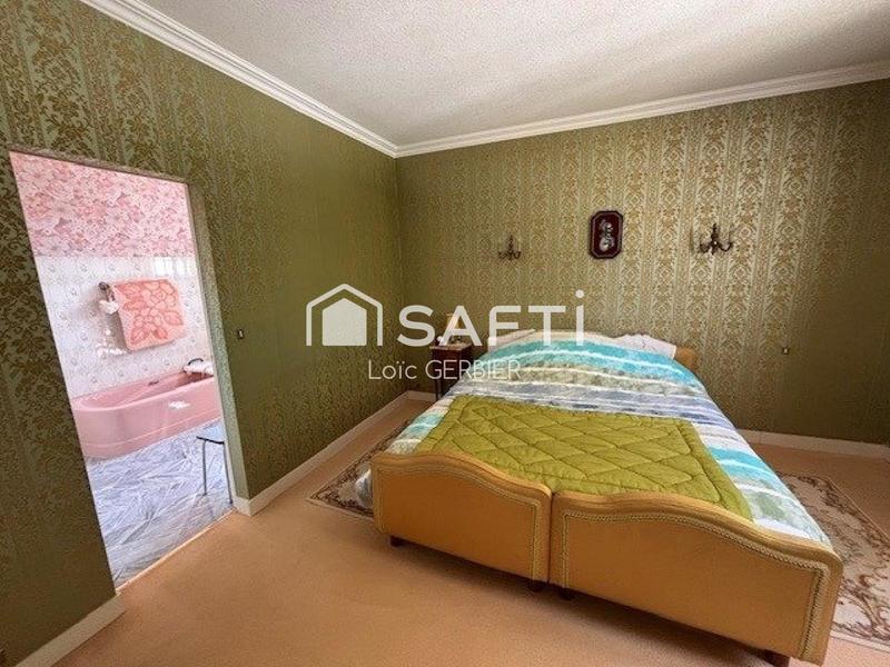 Maison - 360 m² - 10 pièces