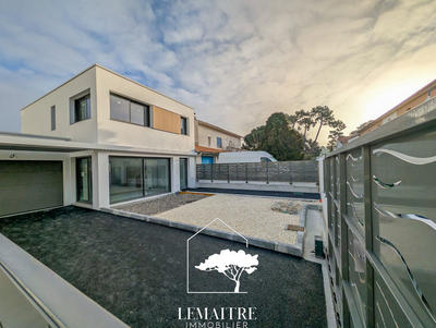 Maison - 108 m² - 4 pièces