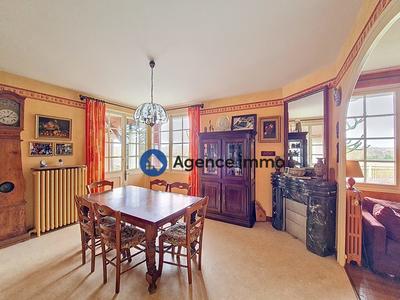 Maison - 168 m² - 8 pièces