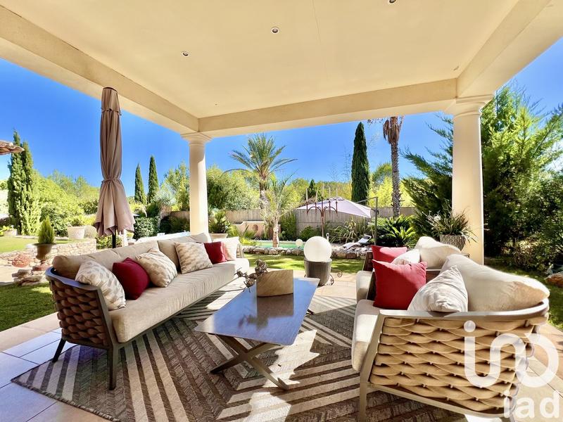 Maison - 180 m² - 5 pièces